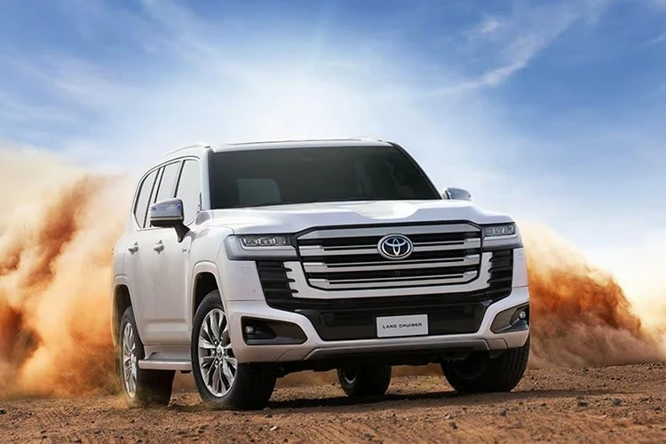 SUV "chủ tịch" Toyota Land Cruiser 300 HEV sắp ra về Việt Nam?