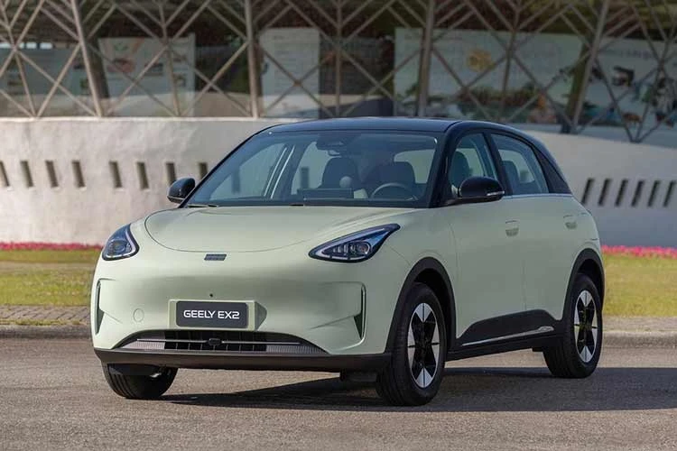 Geely EX2 chạy điện nhận cọc tại Việt Nam, giá khoảng 500 triệu đồng
