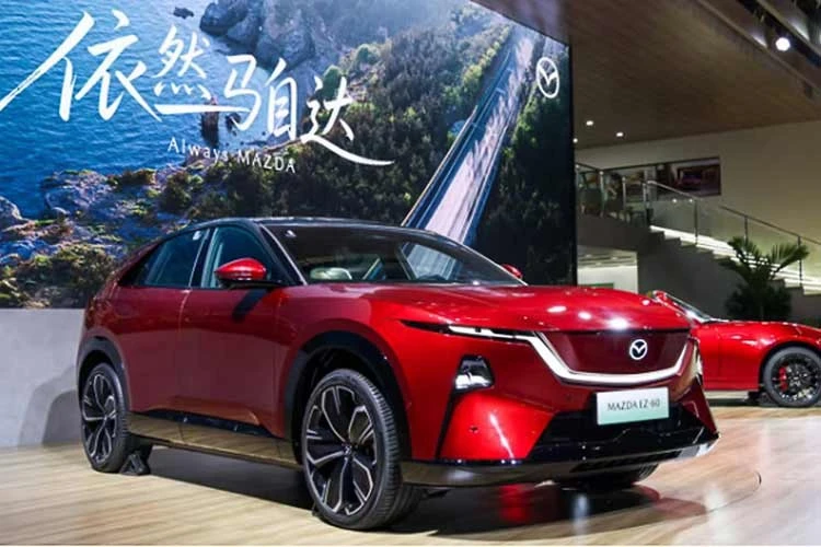 Gallery - [GALLERY] Mazda CX-6e bổ sung bản LiDAR hỗ trợ tự lái, từ 621,7 triệu đồng - image 16