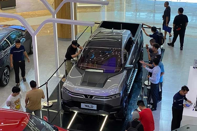 Bán tải điện Vinfast VF Wild bán ra cuối 2026, thêm cấu hình PHEV?