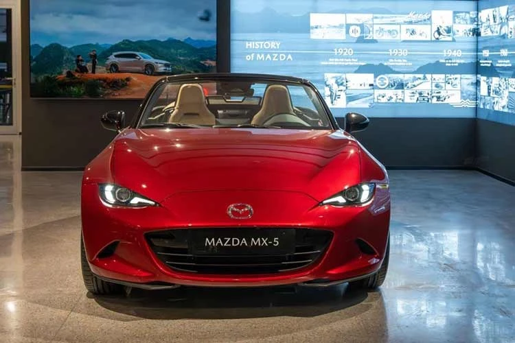 [GALLERY] Tận thấy Mazda MX-5 2026 - chốt giá từ dưới 1,5 tỷ tại Việt Nam