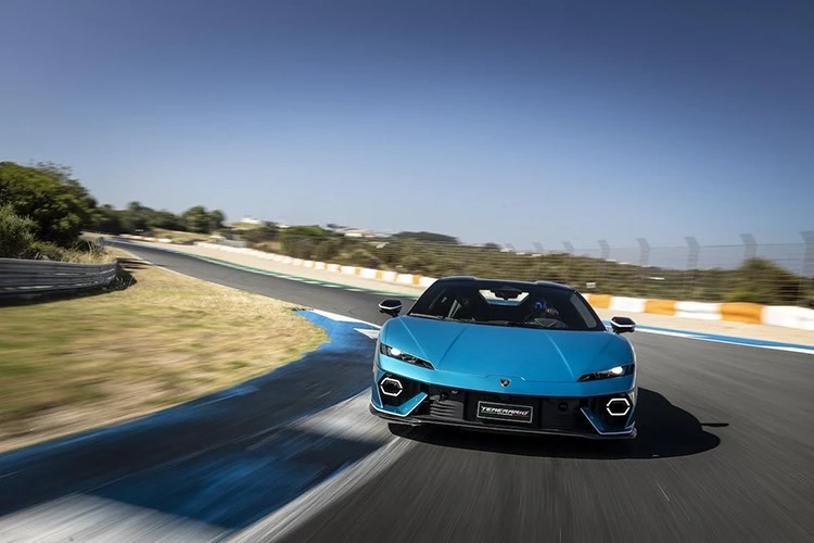 "Siêu bò" Lamborghini Temerario chốt giá từ gần 20 tỷ tại Việt Nam