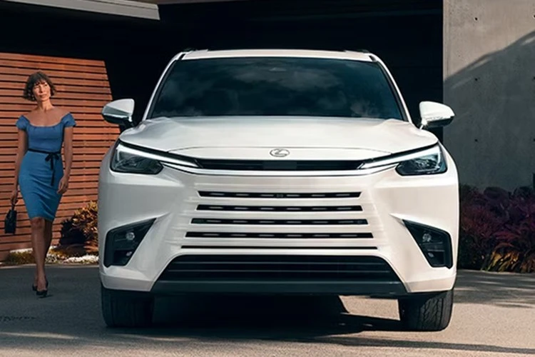 Lexus âm thầm tăng giá bán xe SUV gia đình ăn khách TX