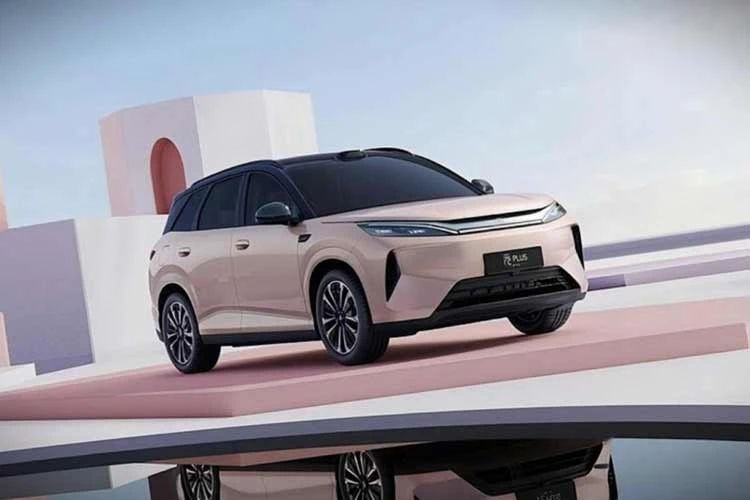 BYD Atto 3 2026 sắp về Việt Nam - pin sạc siêu nhanh, lăn bánh tới 630 km