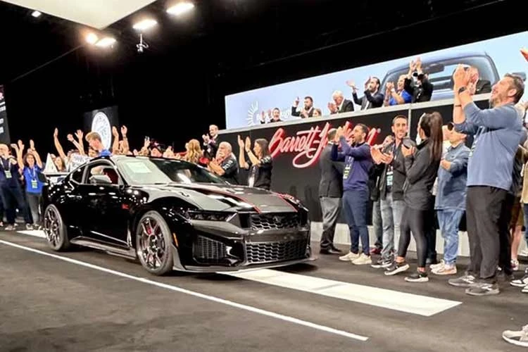 Ford Mustang Dark Horse SC đầu tiên được bán tới hơn 32 tỷ đồng
