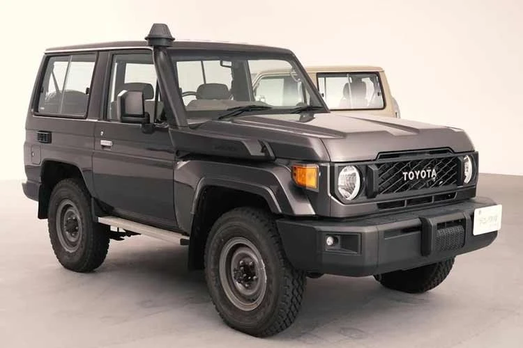 [GALLERY] Toyota Land Cruiser 70 "cộc" vẫn là hàng hot ở Dubai sau hơn 40 năm