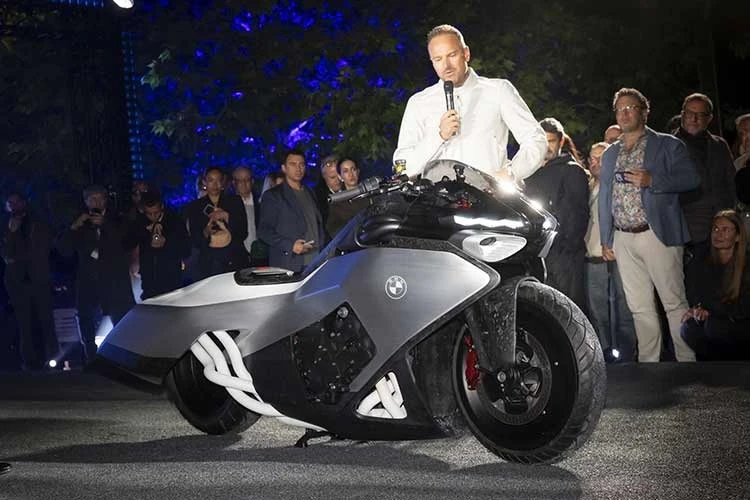 Ngắm siêu môtô Vision K18 mới - "phản lực trên cạn" nhà BMW 