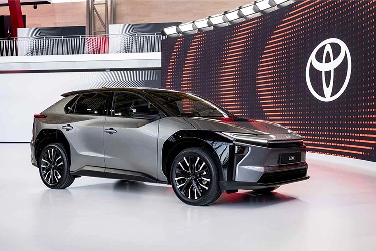 Toyota bZ4X 2026 từ 1,24 tỷ đồng tại Thái Lan, sắp về Việt Nam