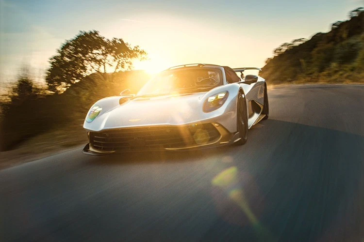 [GALLERY] Siêu xe Valhalla Spider - mui trần mạnh nhất nhà Aston Martin 