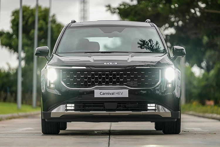 Cận cảnh KIA Carnival Hybrid 2026, từ hơn 2 tỷ đồng tại Thái Lan
