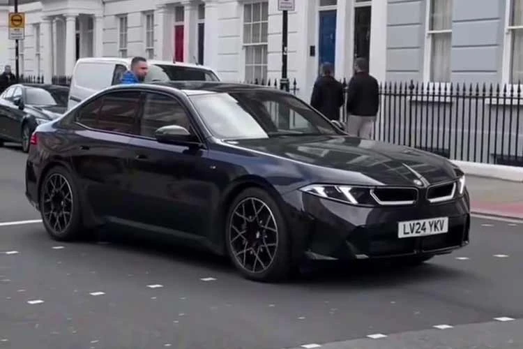 BMW i3 Sedan 2027 chạy điện mới rò rỉ "ảnh nóng" trước ngày ra mắt
