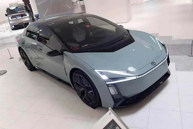 [GALLERY] Toyota Corolla 2028 hé lộ nền tảng và hệ truyền động hoàn toàn mới
