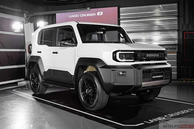 Cận cảnh Toyota Land Cruiser FJ 2026 hơn 1 tỷ đồng, sắp về Việt Nam