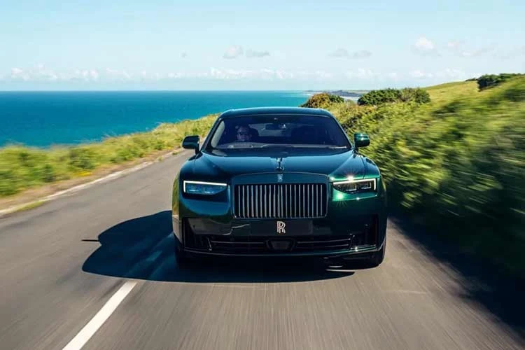 [GALLERY] Rolls-Royce trình làng Ghost Black Badge Tourist Trophy độc bản