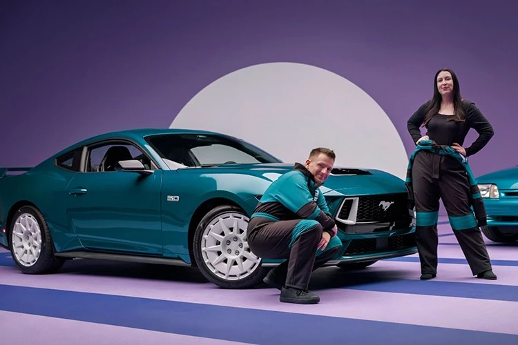 Ford Mustang FX 2025 - xe cơ bắp Mỹ thời trang thập niên 80