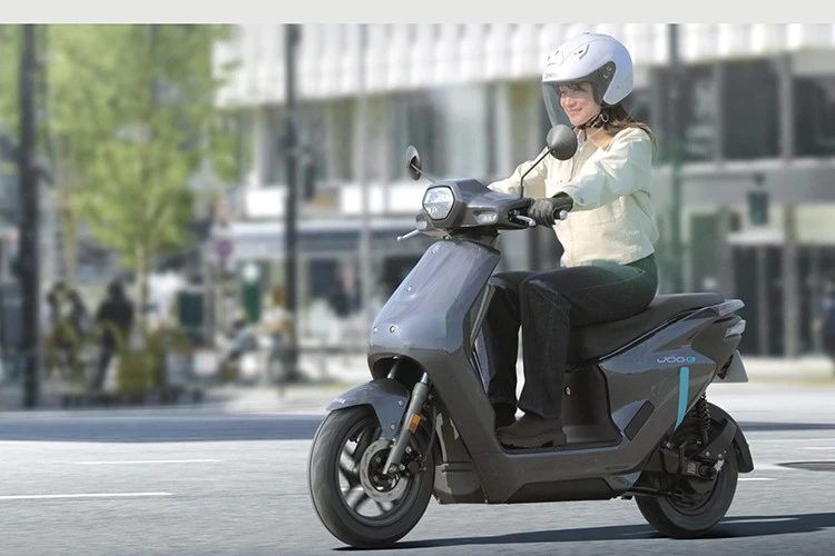 Ra mắt Yamaha JOG E 2025 - xe máy điện đổi pin, hơn 26 triệu đồng