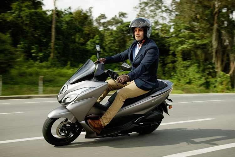  [GALLERY] Suzuki Burgman 15 giá tới 85 triệu đồng, có gì đấu Honda PCX?
