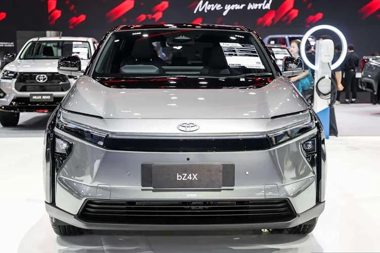 Toyota bZ4X 2026 ra mắt Thái Lan từ 1,2 tỷ đồng, có về Việt Nam?