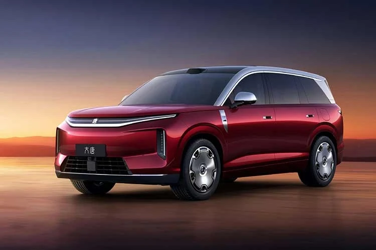 BYD Sealion 8 mới sẽ là chiếc xe tiên phong dùng màn hình "siêu to khổng lồ"