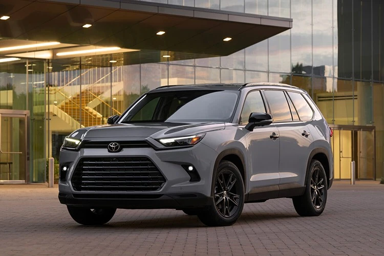 Cận cảnh Toyota Grand Highlander 2026 giá hơn 1 tỷ đồng