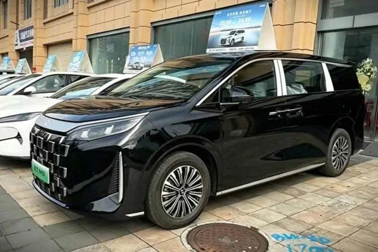[GALLERY] MPV BYD M9 bản dịch vụ giá rẻ cập bến đại lý, chờ ngày mở bán