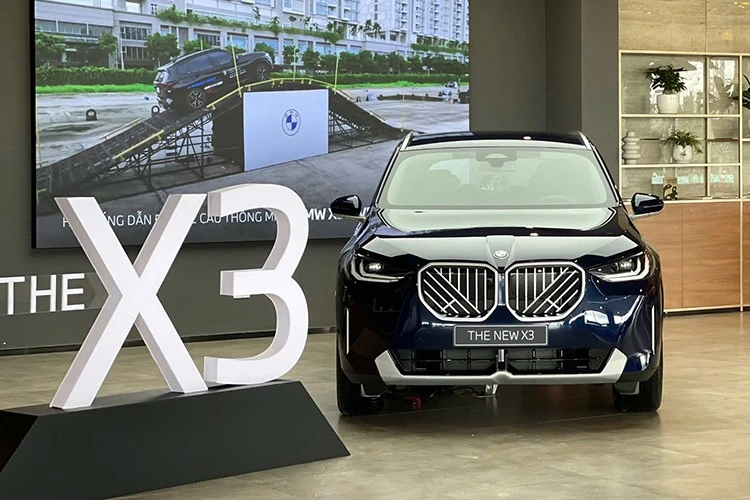 BMW X3 2025 tại Việt Nam thêm cảnh báo điểm mù, tăng nhẹ 20 triệu 
