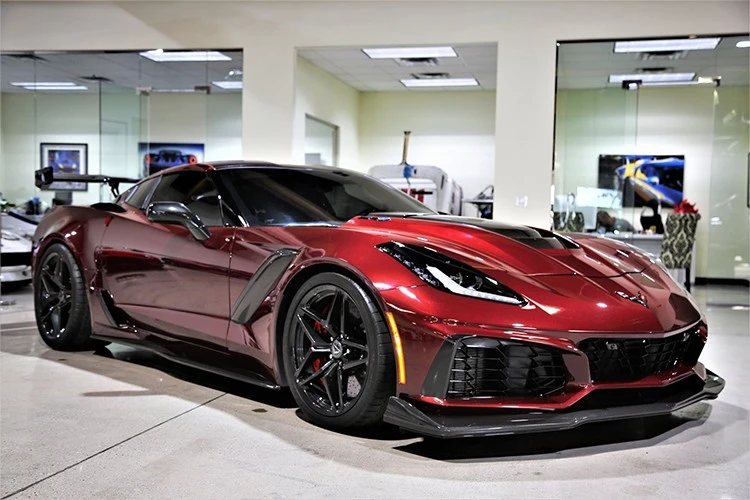 Lý do Chevrolet Corvette ZR1 2019 cũ bán lại đắt hơn siêu xe 2025 mới?