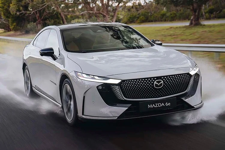 Mazda 6e 2026 ra mắt - chạy 560km/sạc, chỉ từ 35.000 USD