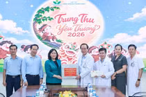 Chủ tịch Ủy ban TƯ MTTQ Việt Nam thăm, tặng quà Trung thu cho trẻ em