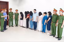 'Vẽ bệnh' lừa hàng trăm khách hàng, chủ phòng khám đối mặt án nào?