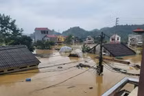 Mưa lũ khiến 1 người chết, 2.620 nhà bị tốc mái, ngập nước ở Lạng Sơn