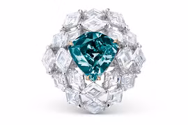Viên kim cương xanh 5,5 carat quý hiếm được bán giá khủng