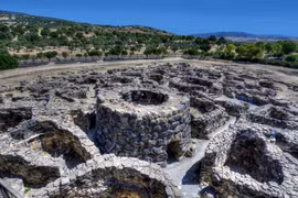Bí ẩn những tòa tháp đá cổ xưa nổi tiếng ở Sardinia