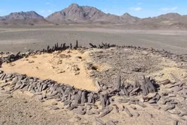 Phát hiện 260 mộ cổ lâu đời hơn kim tự tháp Ai Cập ở sa mạc Sahara