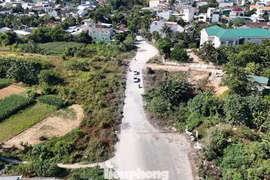 Đoạn đường gần 900 m nhưng thi công dang dở suốt một thập kỷ qua