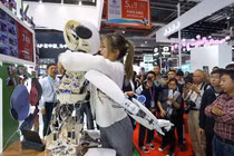 Gen Z Trung Quốc gây sốc với trào lưu tạo AI người yêu cũ