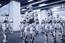[GALLERY] Trung Quốc tăng tốc robot, 15 phút xuất xưởng 1 máy