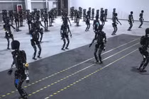 Trung Quốc cảnh báo mối đe dọa từ robot hình người