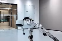 Trung Quốc gây sốc với robot hình người rẻ hơn iPhone