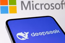 [GALLERY Microsoft gây sốc, tính thay OpenAI bằng AI Trung Quốc vì tốn tiền