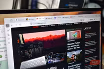 Mở 10 tab cùng lúc, Brave thắng sốc cả Chrome