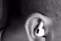 Đeo AirPods kiểu “lạ”, AI cũng gật đầu nhưng sai bét