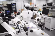 Robot hình người Trung Quốc đối mặt phép thử thương mại hóa