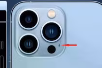 Lỗ nhỏ cạnh camera iPhone thực chất là gì