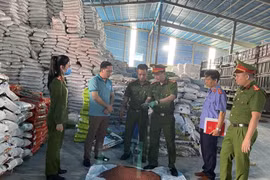 Đắk Lắk: Tạm giữ chủ cơ sở sản xuất phân bón nghi giả 