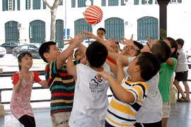 Hệ lụy từ hội chứng “ngồi yên” ở trẻ