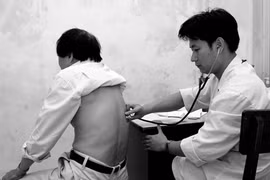 Phòng bệnh hô hấp cho người già