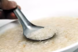 Cháo gạo tẻ trị viêm đại tràng mạn tính