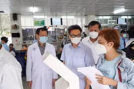 Phó Thủ tướng Vũ Đức Đam yêu cầu xử lý gia hạn đăng ký lưu hành thuốc