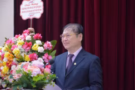Chủ tịch Phan Xuân Dũng trao bằng khen Viện Chính sách, Pháp luật và Quản lý